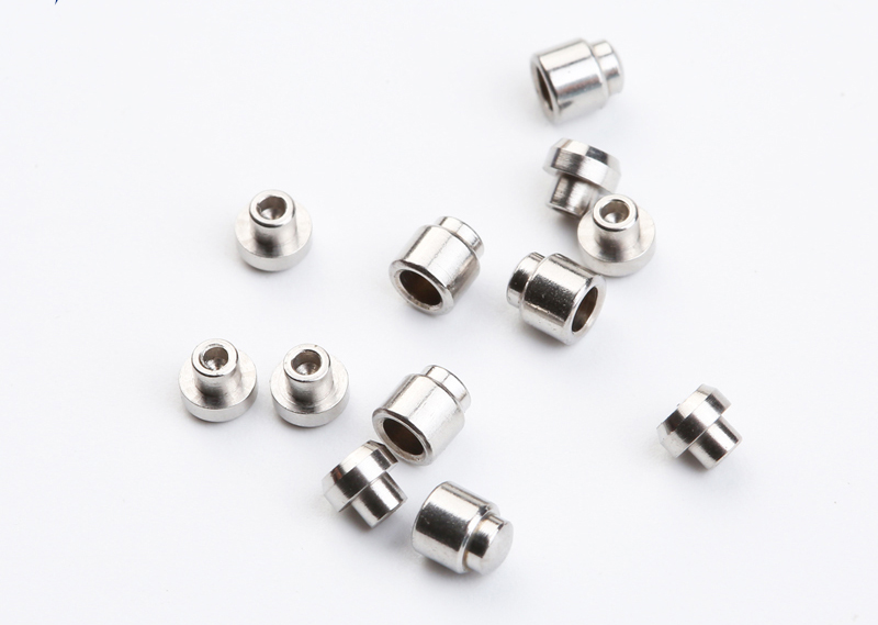 精度控制在0.01mm以内：不锈钢精密车床件的加工